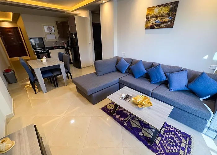 Amazing View! Access & Pool Apartment *