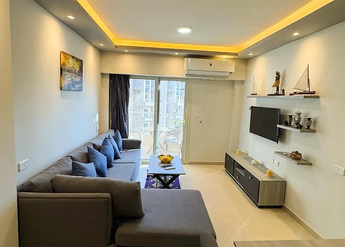 Amazing View! Access & Pool Apartment Hurghada